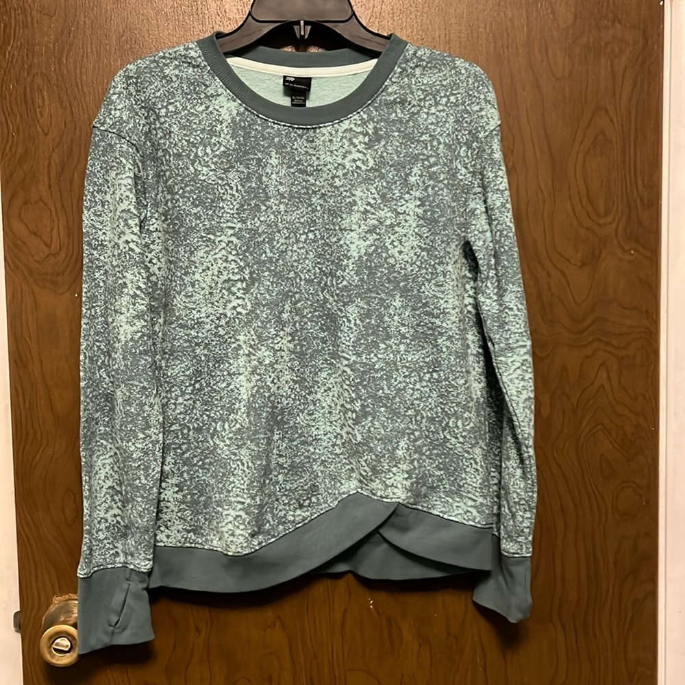 All in motion green sweatshirt size XL (14/16)
